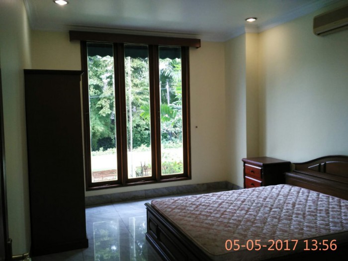 Rumah disewakan di Pondok Indah